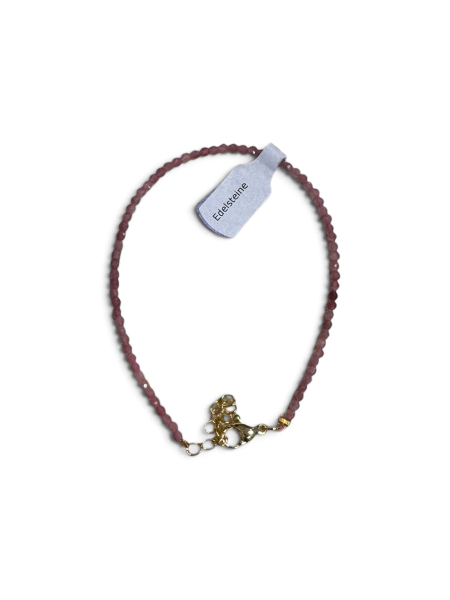 Armband aus Edelsteinen