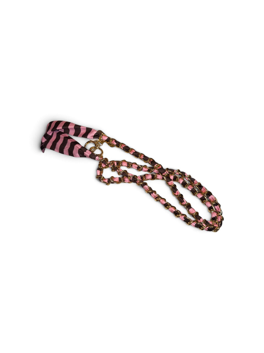 Handykette mit Kettengliedern und Stoffdetails